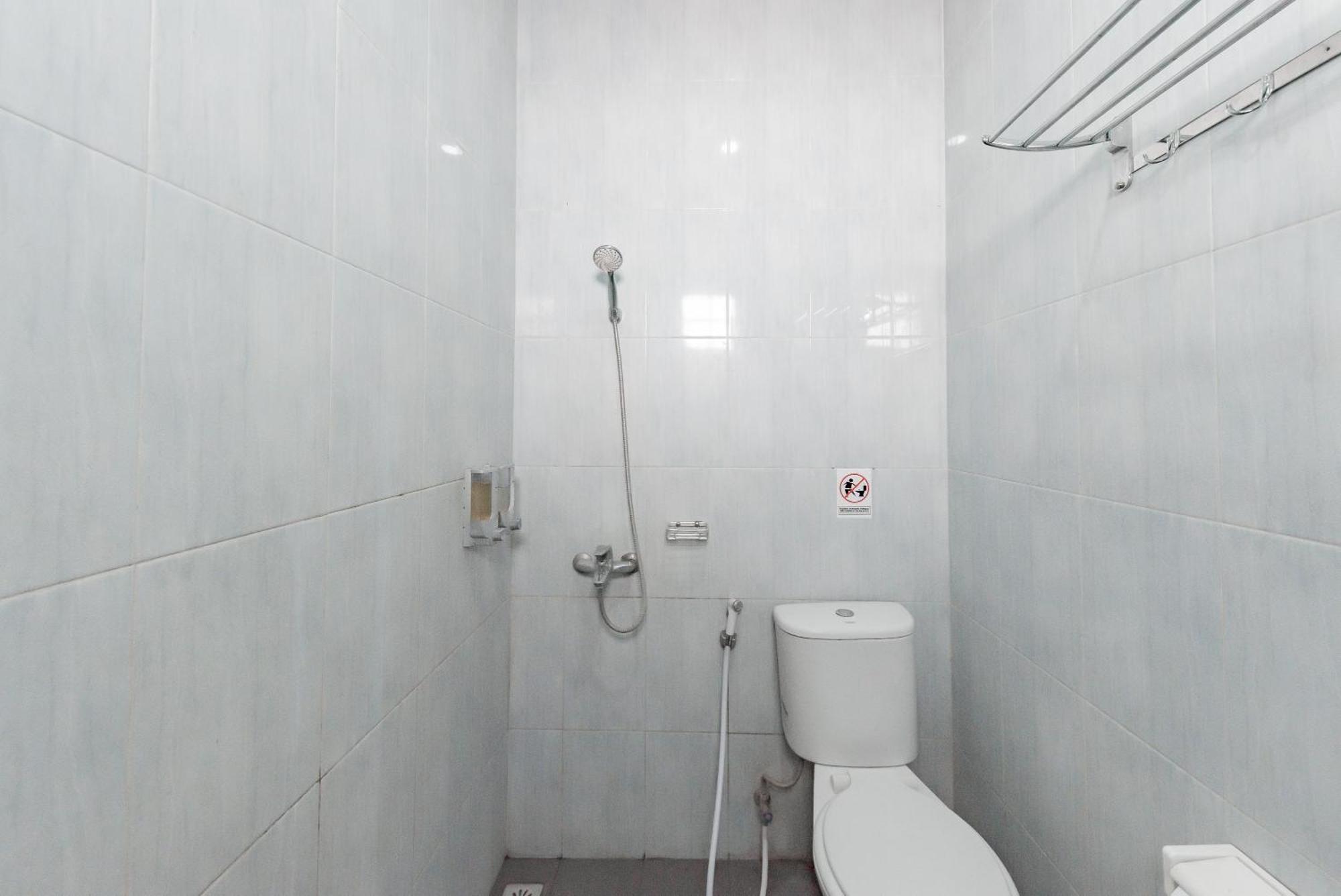 Hotel Reddoorz Near Pasar Baru Bandung Exteriér fotografie