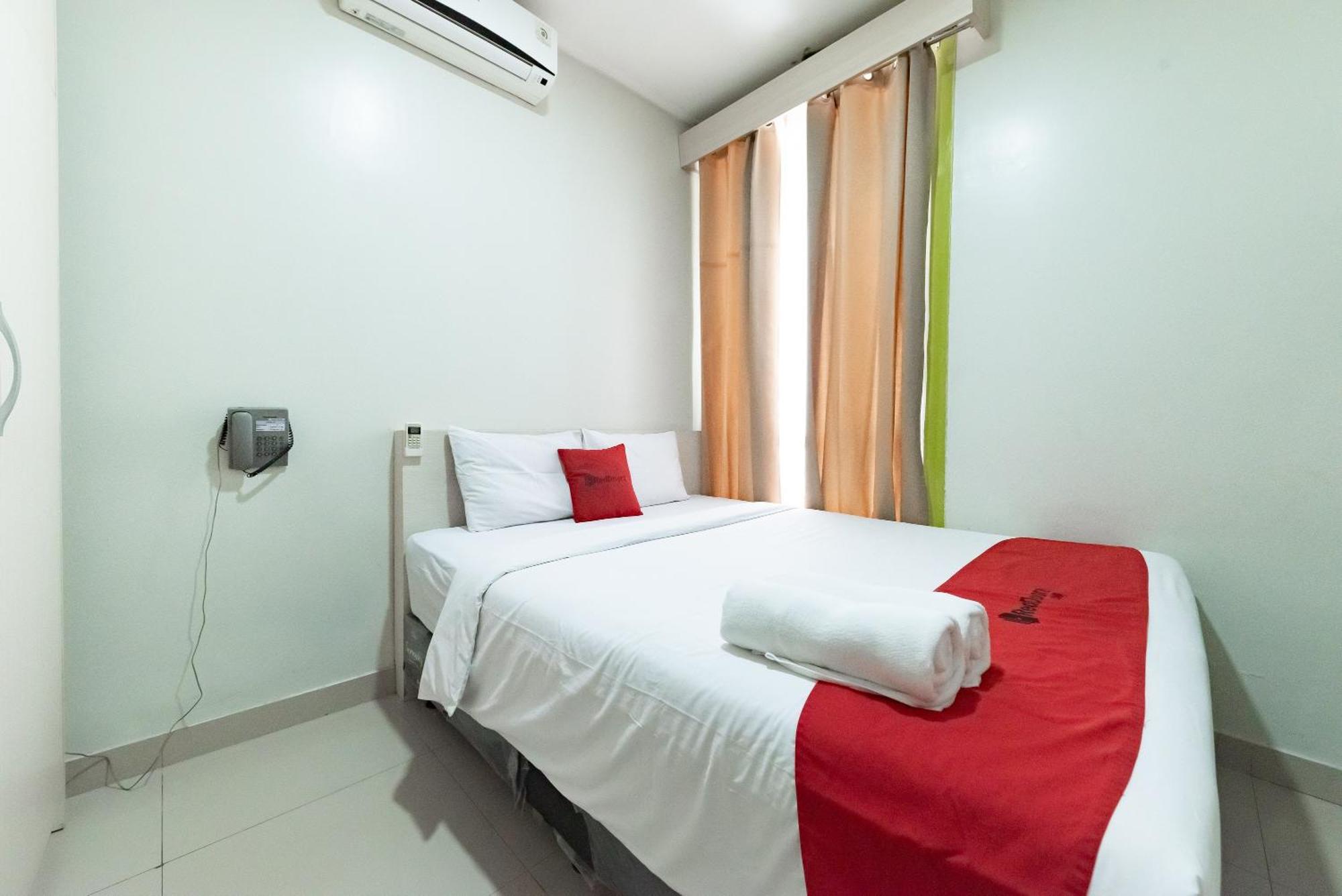 Hotel Reddoorz Near Pasar Baru Bandung Exteriér fotografie